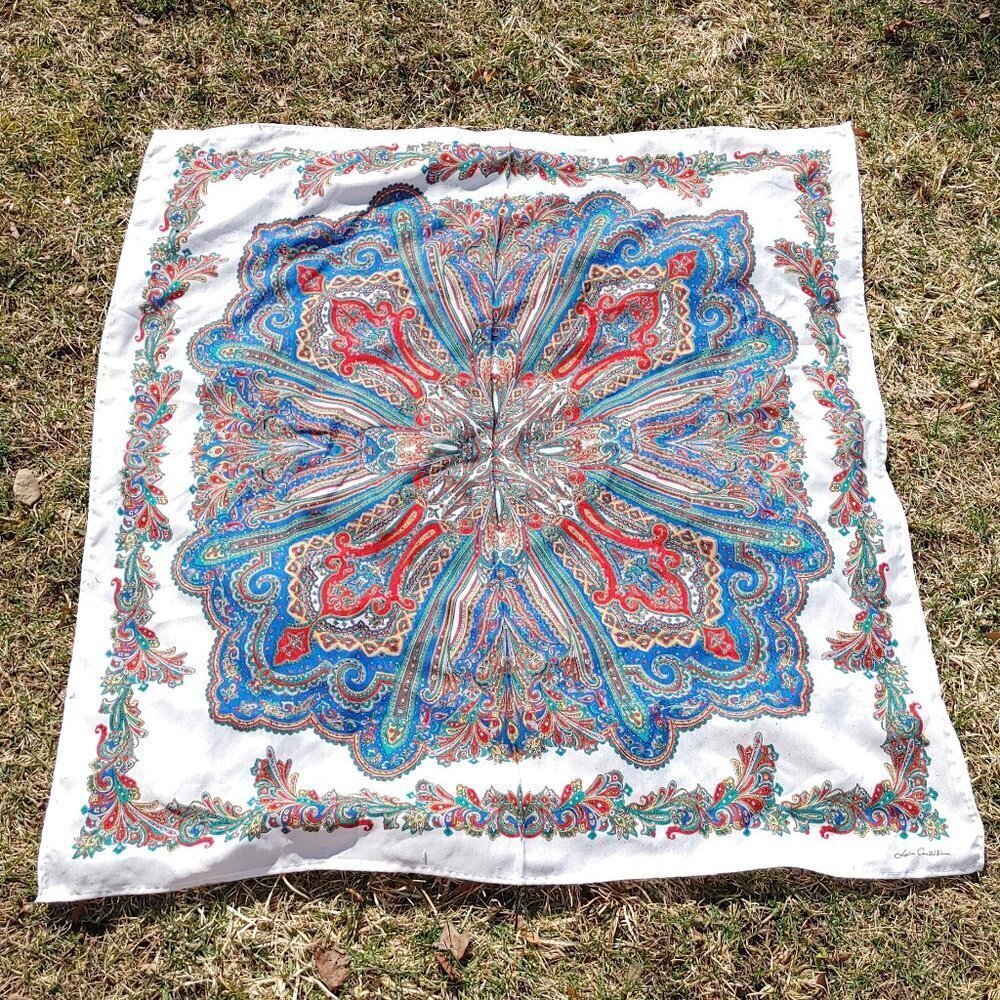 LARGE Vintage Luca Castellani scarf 46.4*46.4 In, wool shawl,